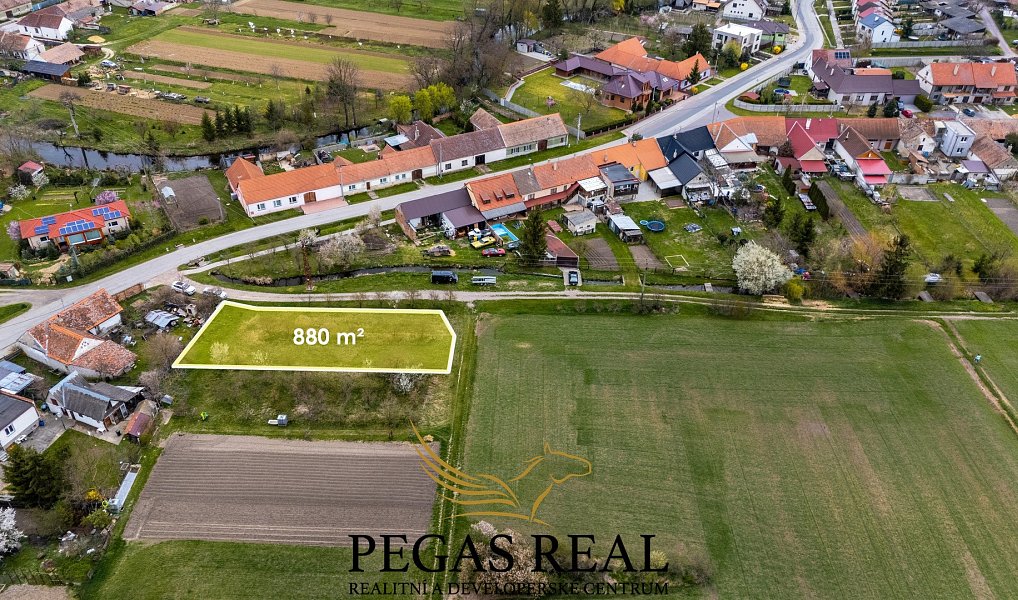 Prodej stavebního pozemku 880 m², Strachotice – náhled fotky 2