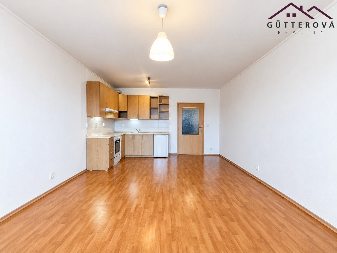 Pronájem bytu 1+kk 32 m² – fotografie 3