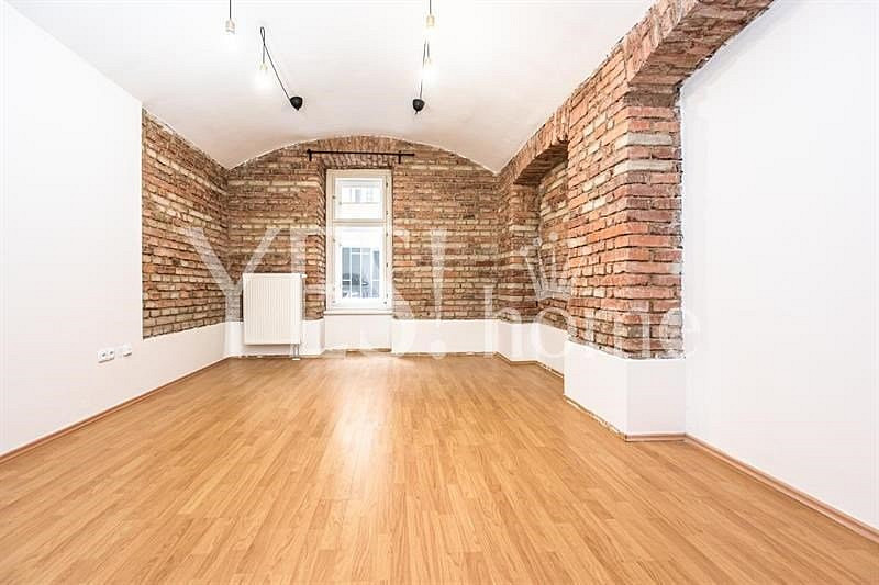 Pronájem kanceláře 136 m²