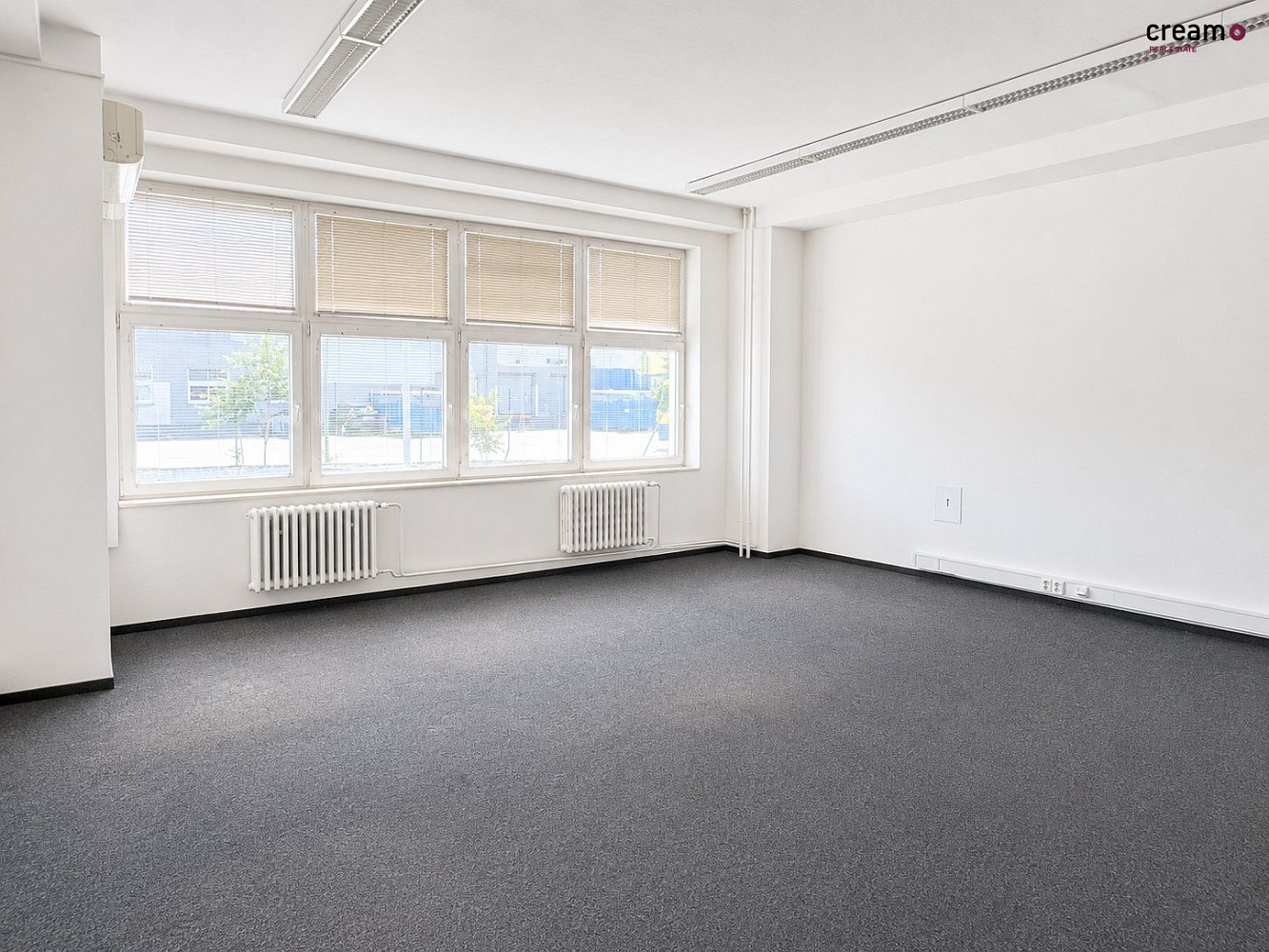 Pronájem kanceláře 263 m² – fotografie 4