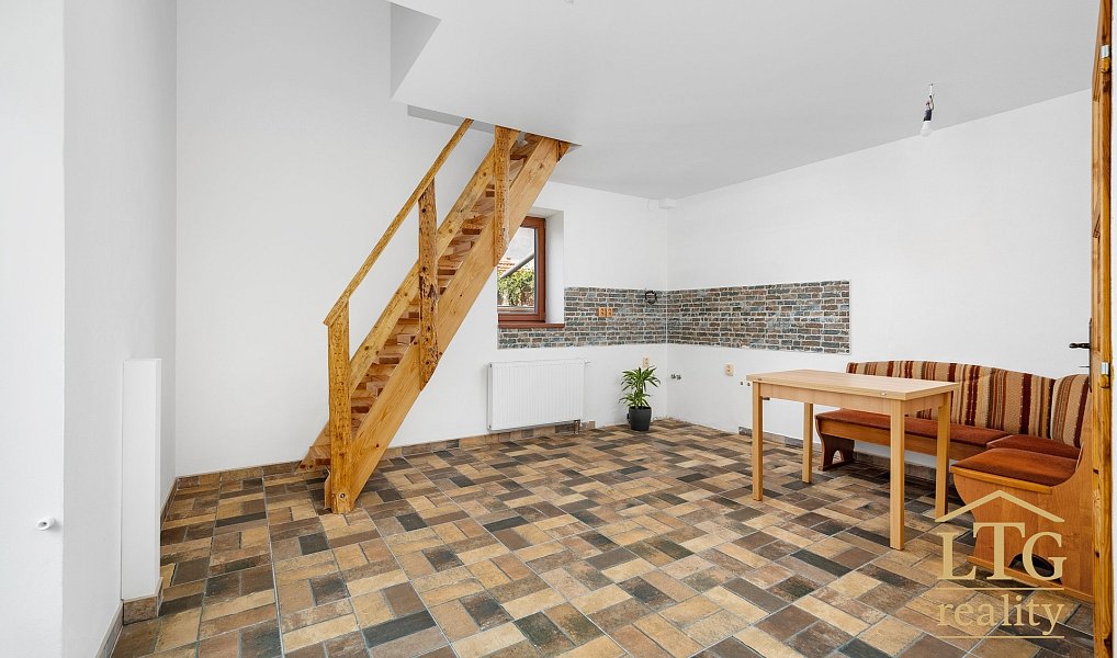 Prodej domu 197 m² s pozemkem 808 m², Petrovice – náhled fotky 14