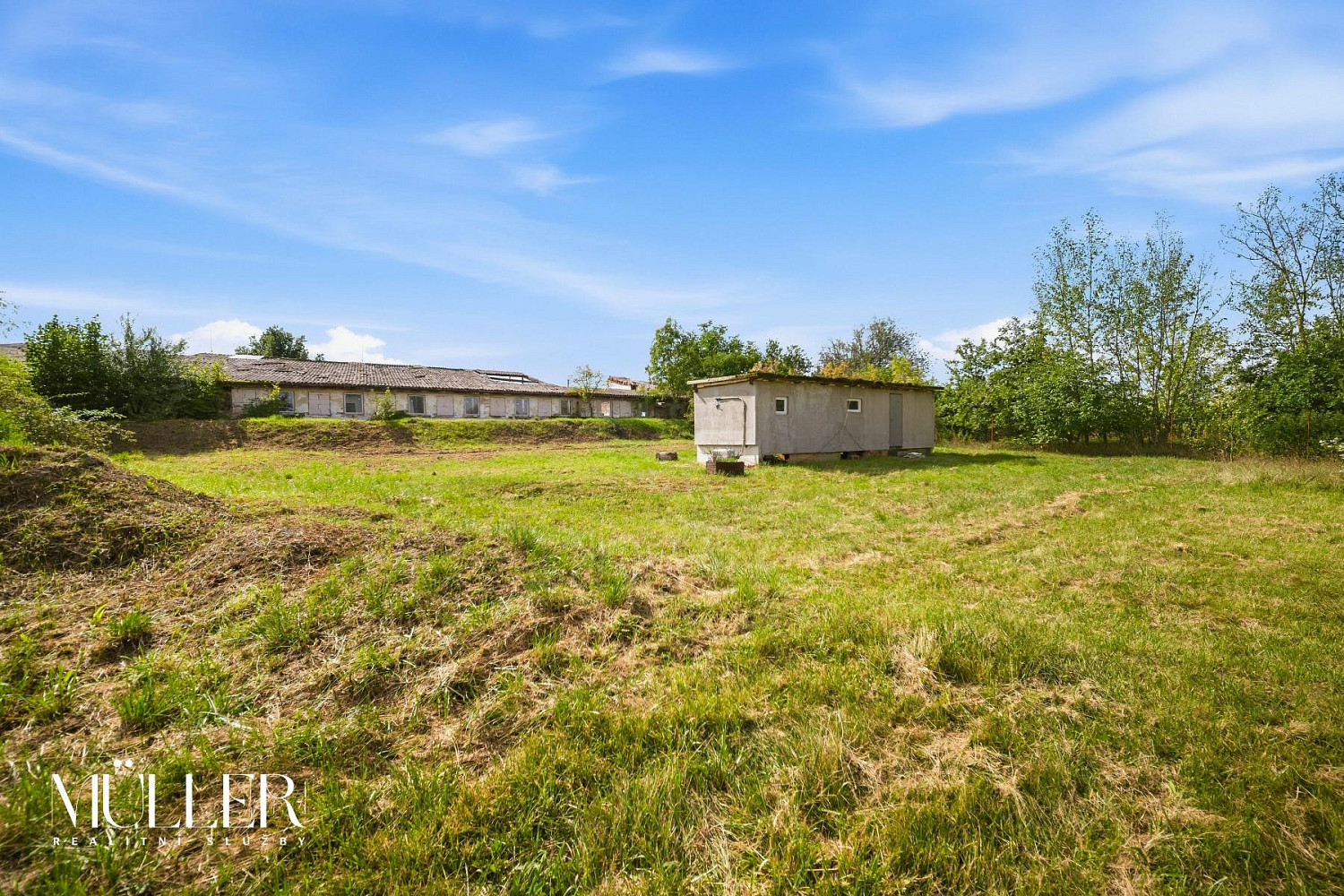 Prodej stavebního pozemku 1 340 m²