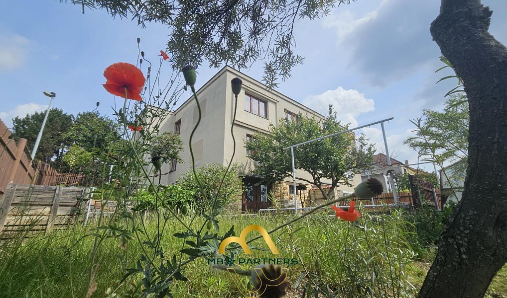 Prodej domu 240 m² s pozemkem 440 m², Praha – náhled fotky 4
