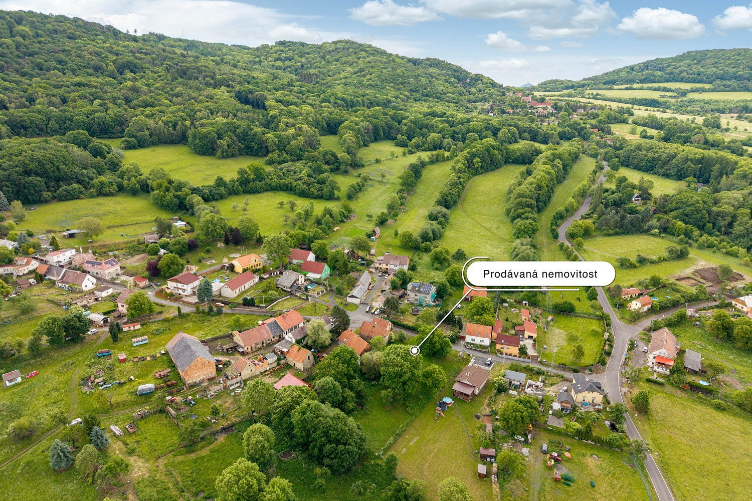 Prodej stavebního pozemku 1 516 m² – pohled 4