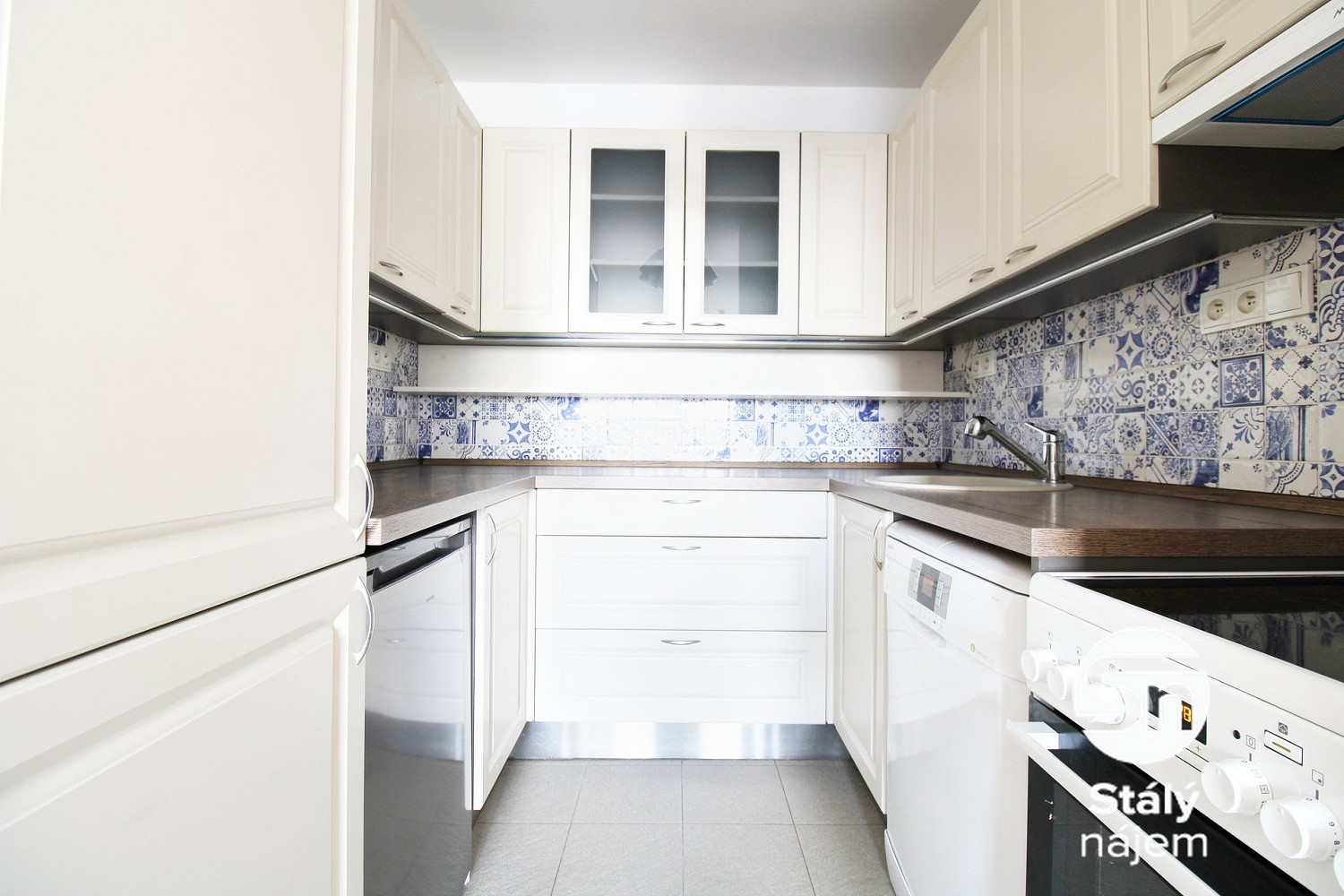 Pronájem bytu 2+kk 45 m² – fotografie 2