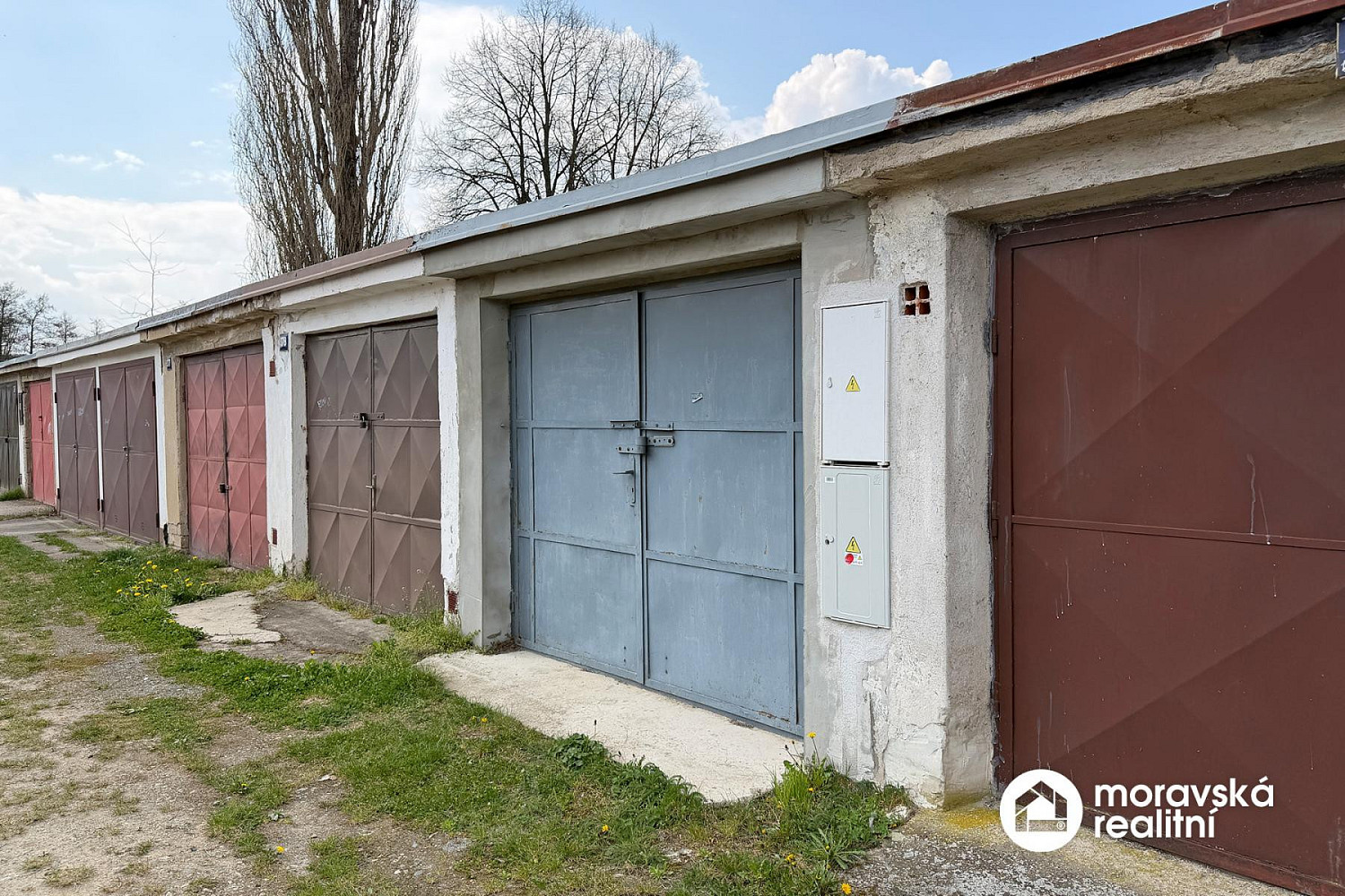 Prodej garáže v ivančicích — photo 2