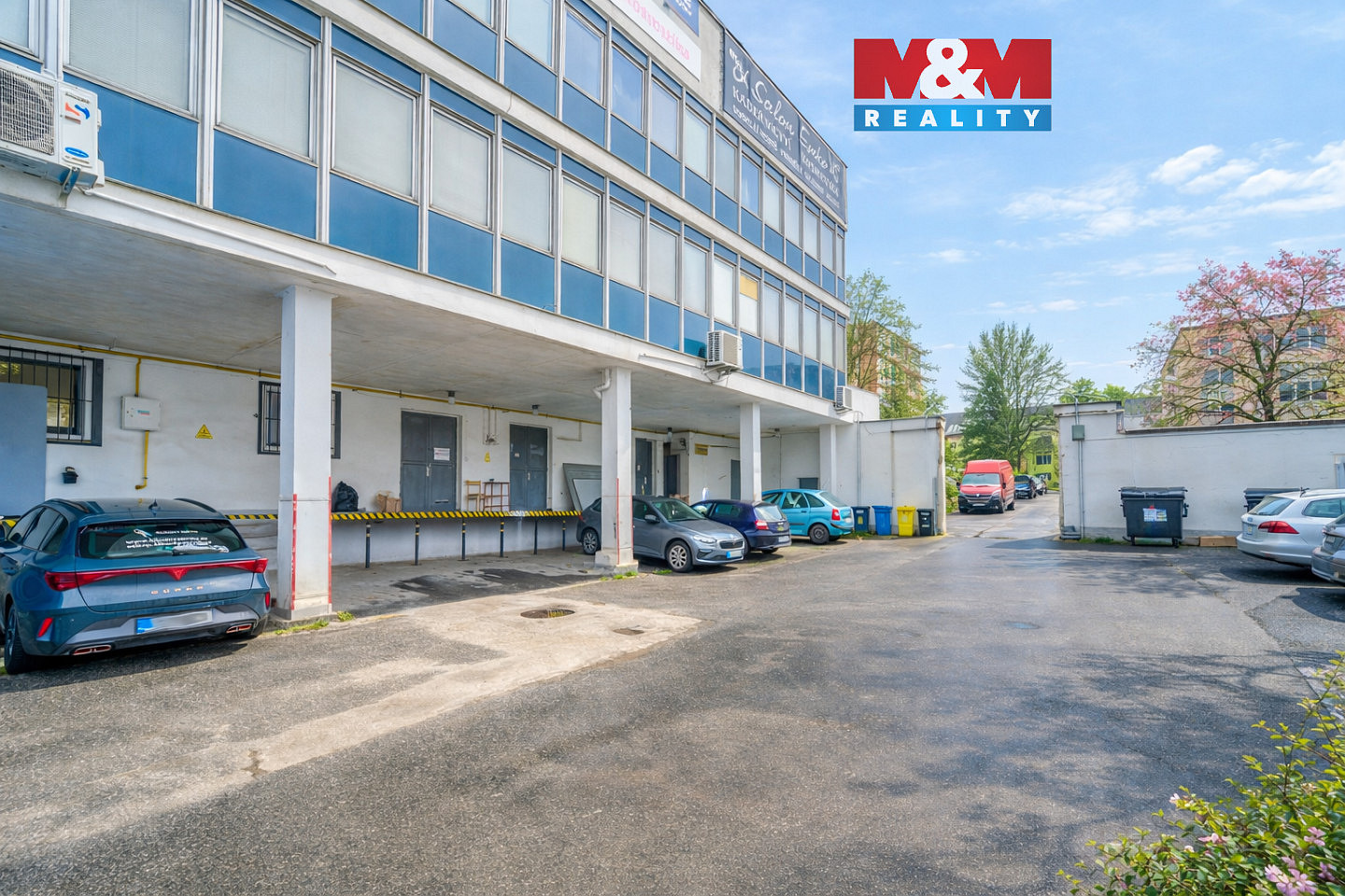 Pronájem skladovacích prostor 641 m²