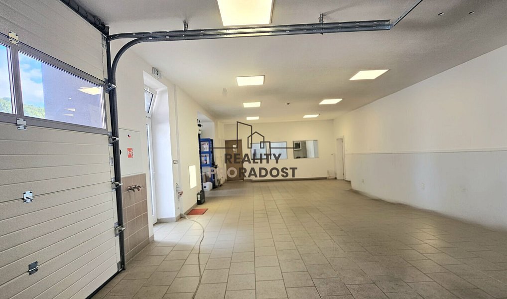 Pronájem obchodních prostor 130 m², Hodonín – náhled fotky 2