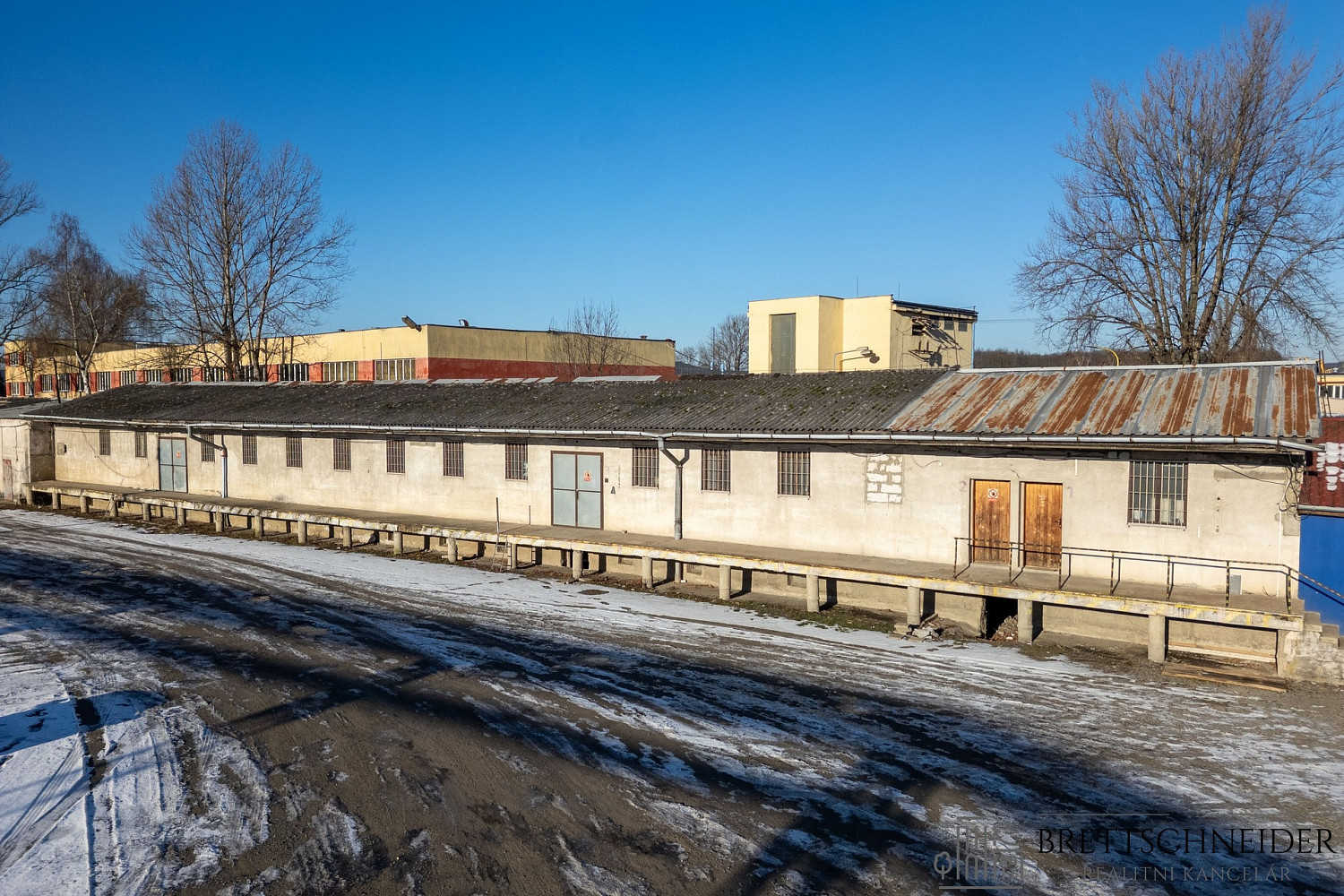Pronájem skladovacích prostor 303 m² – fotografie 2