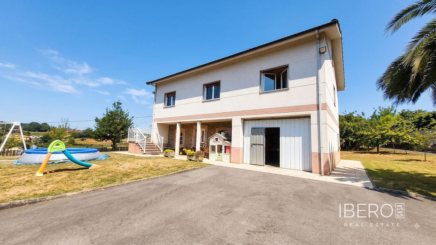 Prodej domu 240 m² s pozemkem 338 m²