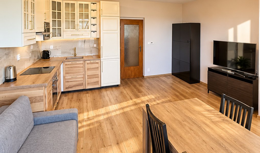 Pronájem bytu 3+kk 64 m², Jesenice – náhled fotky 5