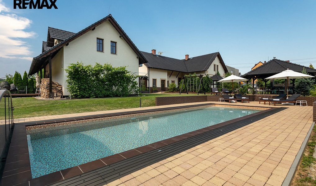 Prodej domu 470 m² s pozemkem 3 949 m², Závada – náhled fotky 2