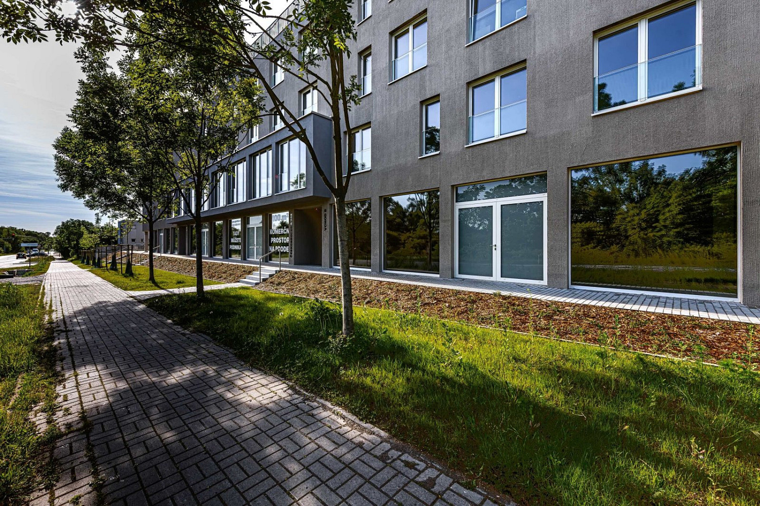 Prodej obchodních prostor 100 m² – fotografie 4