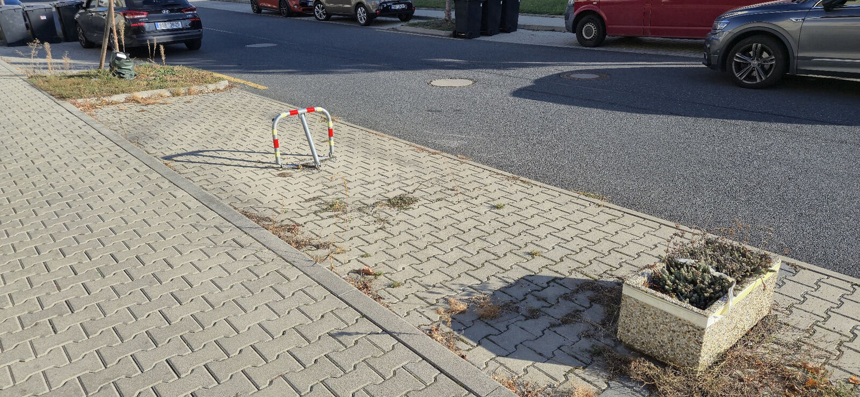 Prodej venkovního parkovacího stání se sklopnou zábranou - T. G. Masaryka/Horoměřice