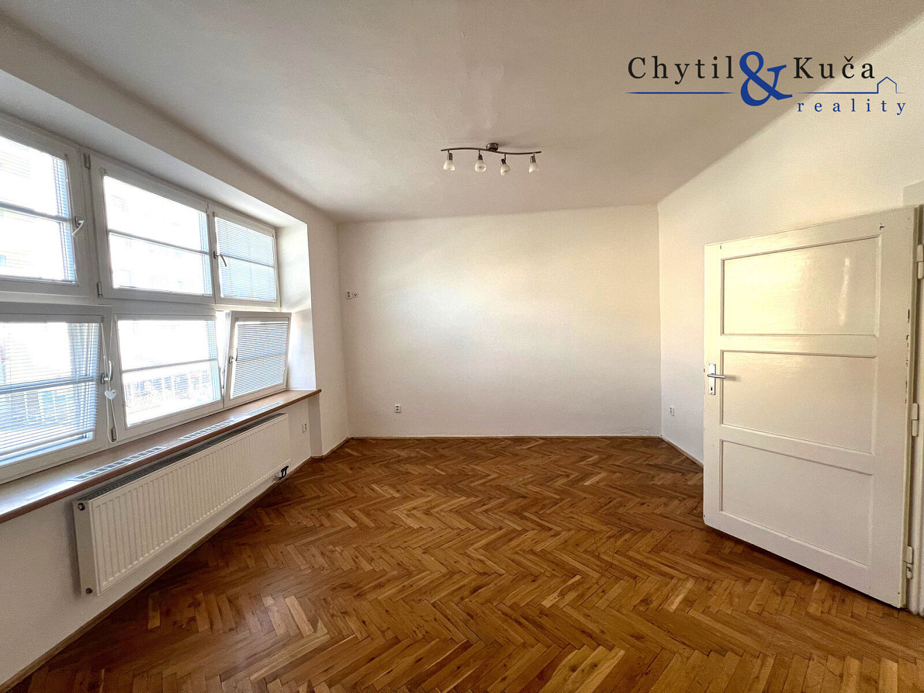 Pronájem bytu 1+1 30 m² – fotografie 3