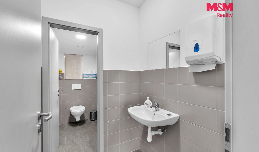 Pronájem kanceláře 174 m², Jičín – náhled fotky 6
