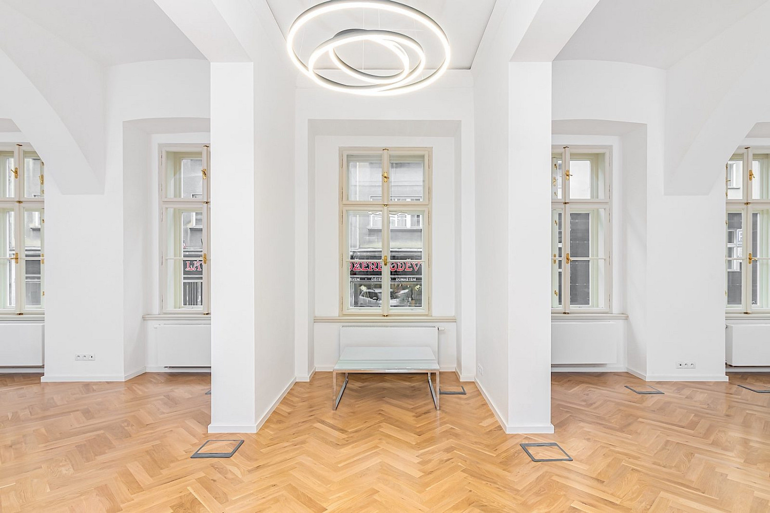 Pronájem kanceláře 133 m² – fotografie 3