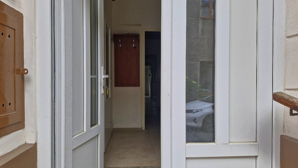 Pronájem obchodních prostor 60 m² – fotografie 3