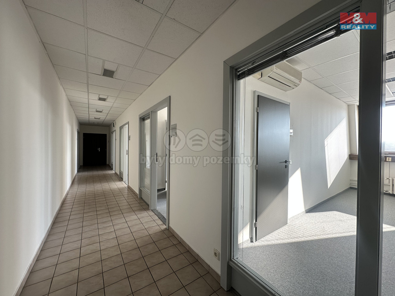 Pronájem kanceláře 220 m² — photo 5