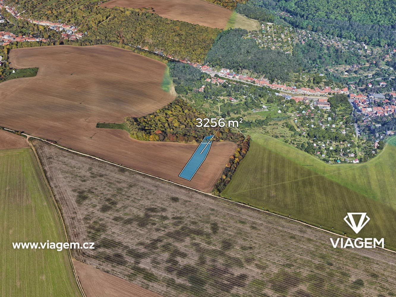 Prodej pole 1 628 m²