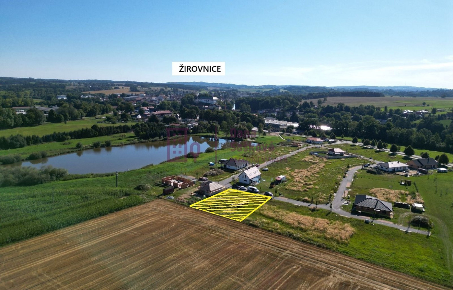 Prodej stavebního pozemku 866 m² – fotografie 2