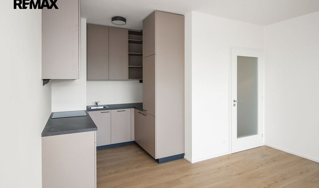 Pronájem bytu 2+kk 50 m², Praha – náhled fotky 2