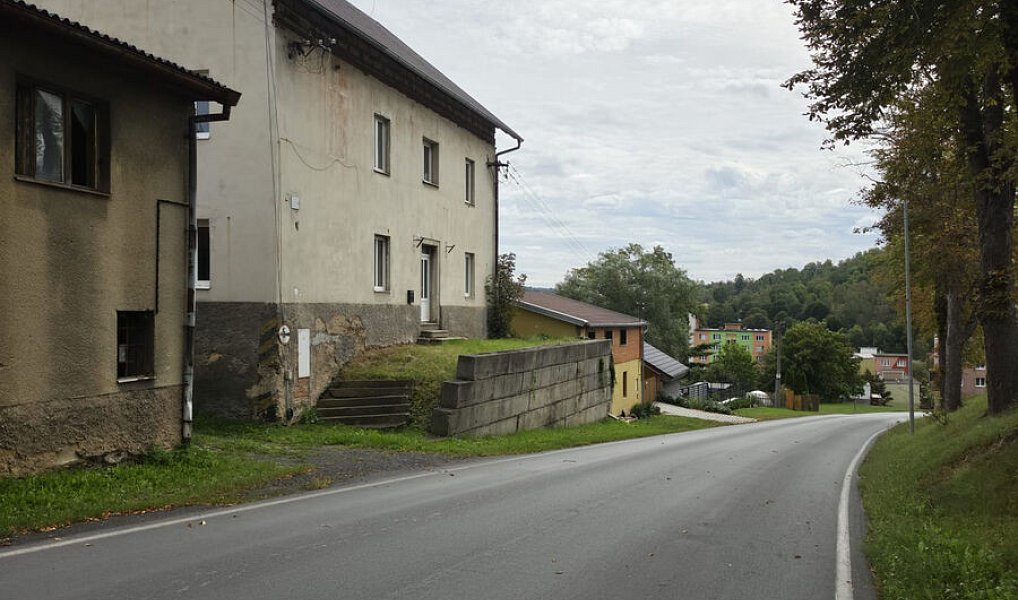 Prodej domu 240 m² s pozemkem 1 421 m², Žlutice – náhled fotky 2