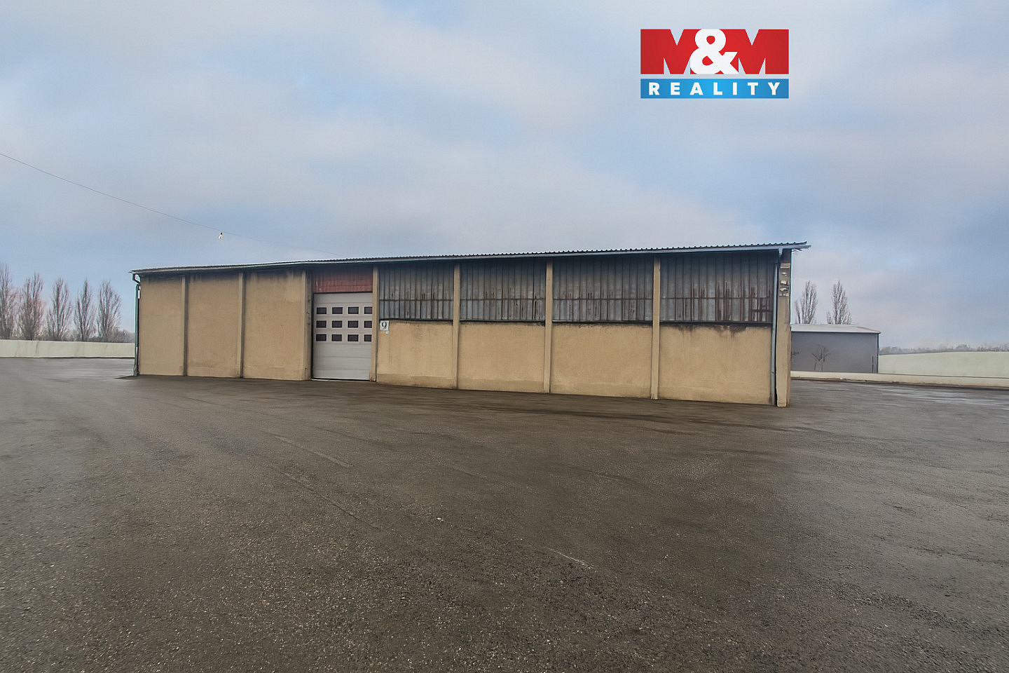 Pronájem skladovacích prostor 556 m²