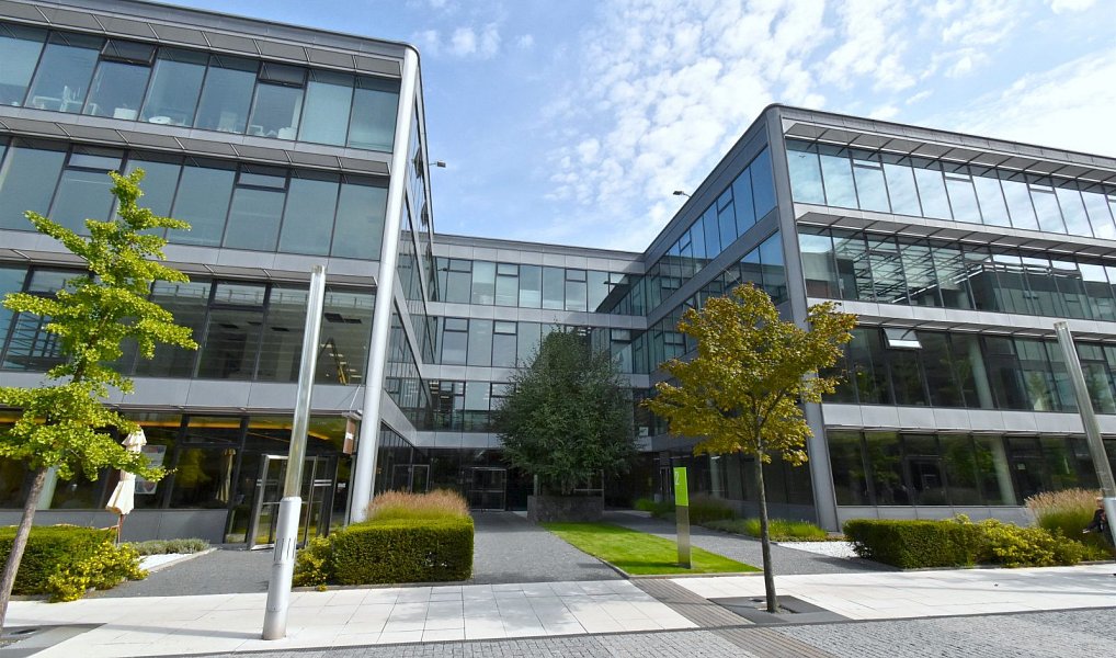 Pronájem kanceláře 531 m², Vestec – fotka 1 z 10