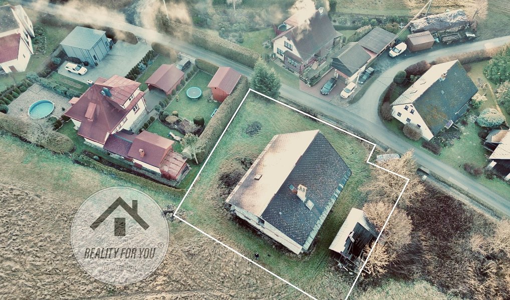 Prodej domu 270 m² s pozemkem 1 011 m², Jesenný – náhled fotky 3