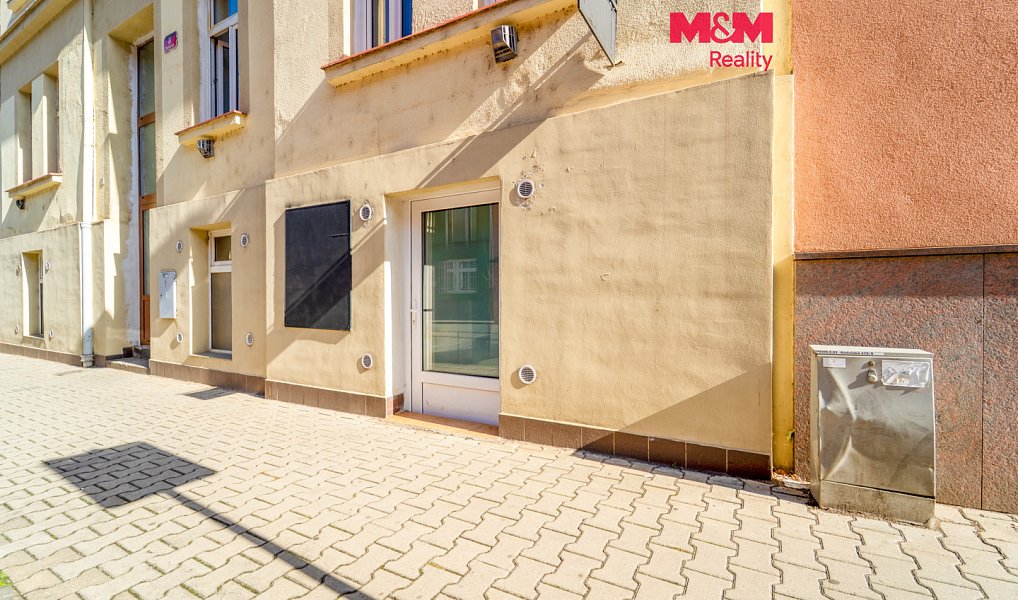 Pronájem obchodních prostor 109 m², Plzeň – fotka 1 z 14