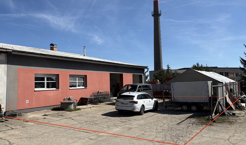 Prodej výrobních prostor 215 m², Vimperk – náhled fotky 2