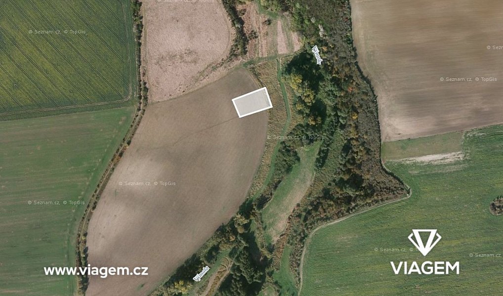 Prodej pole 1 061 m², Břežany II – fotka 1 z 5