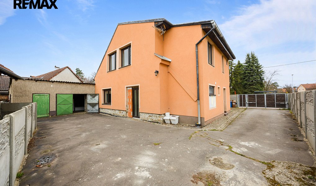 Prodej domu 240 m² s pozemkem 438 m², Nučice – náhled fotky 24