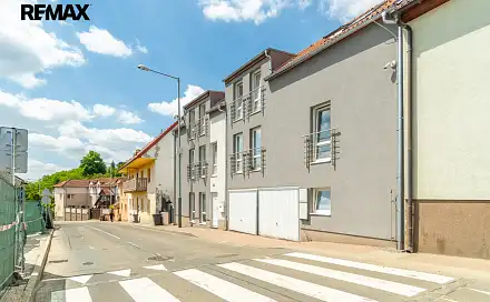 Prodej domu 233 m² s pozemkem 121 m², Cementářská, Praha 5 - Lochkov