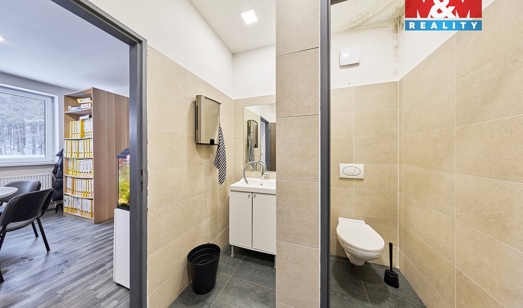 Prodej výrobních prostor 1 667 m², Trutnov – náhled fotky 5
