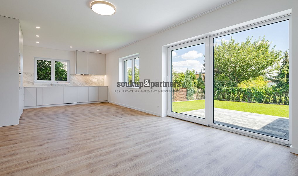 Pronájem domu 193 m² s pozemkem 468 m², Bašť – náhled fotky 2