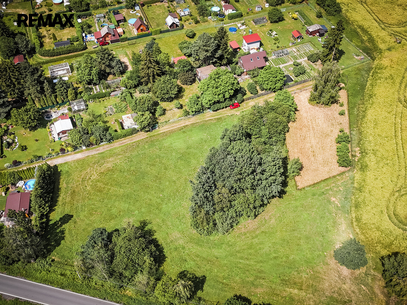Prodej stavebního pozemku 877 m² — photo 2
