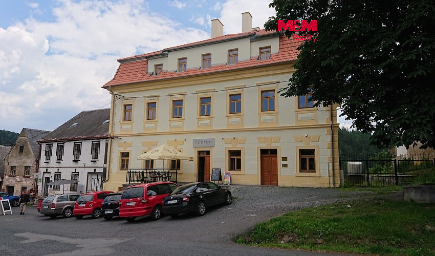 Prodej domu 1 250 m² s pozemkem 2 106 m²