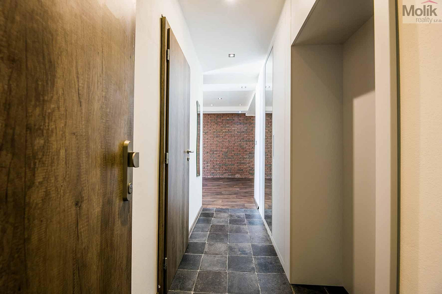 Prodej bytu 2+1 49 m² – fotografie 3