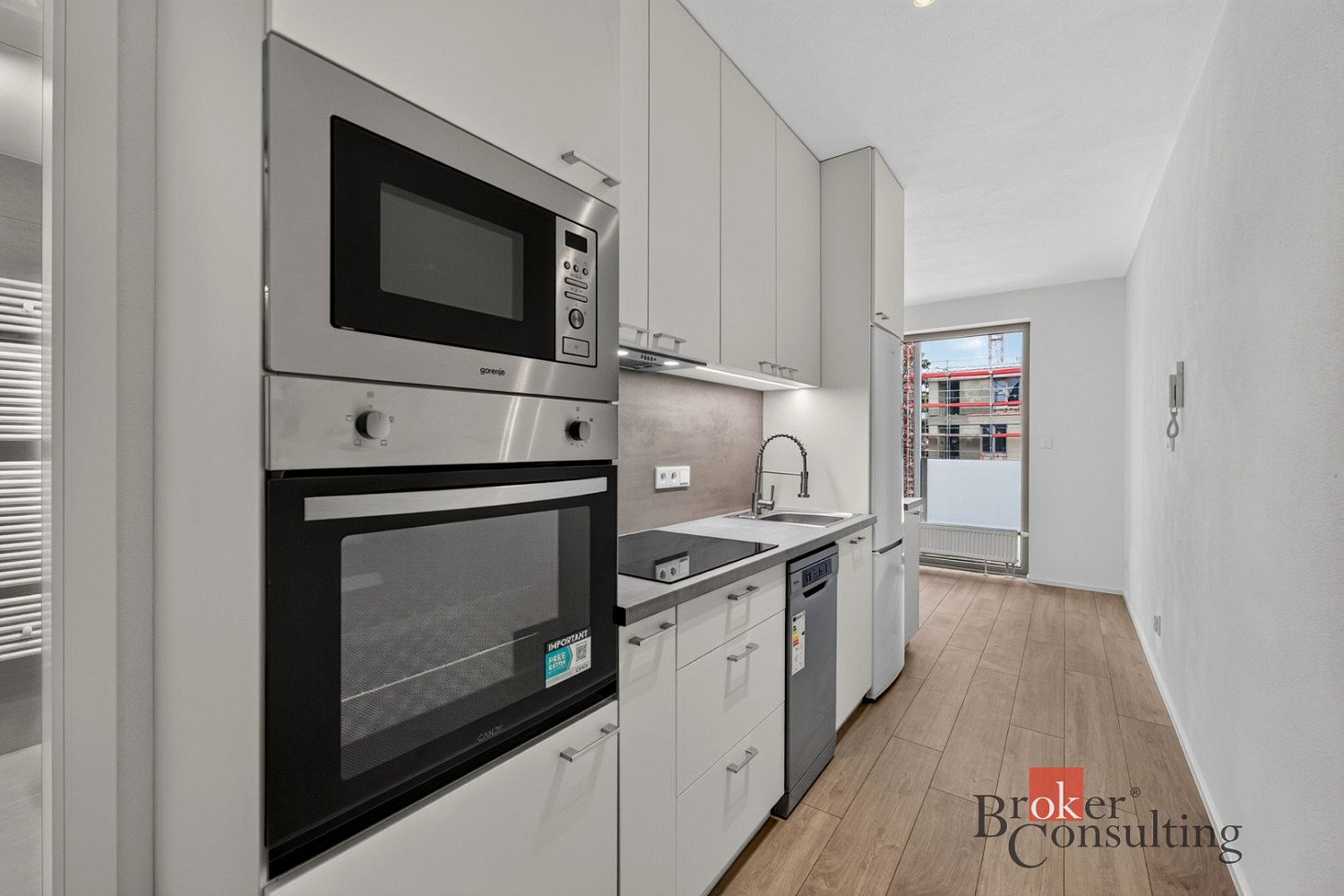 Pronájem bytu 1+kk 31 m² — photo 2