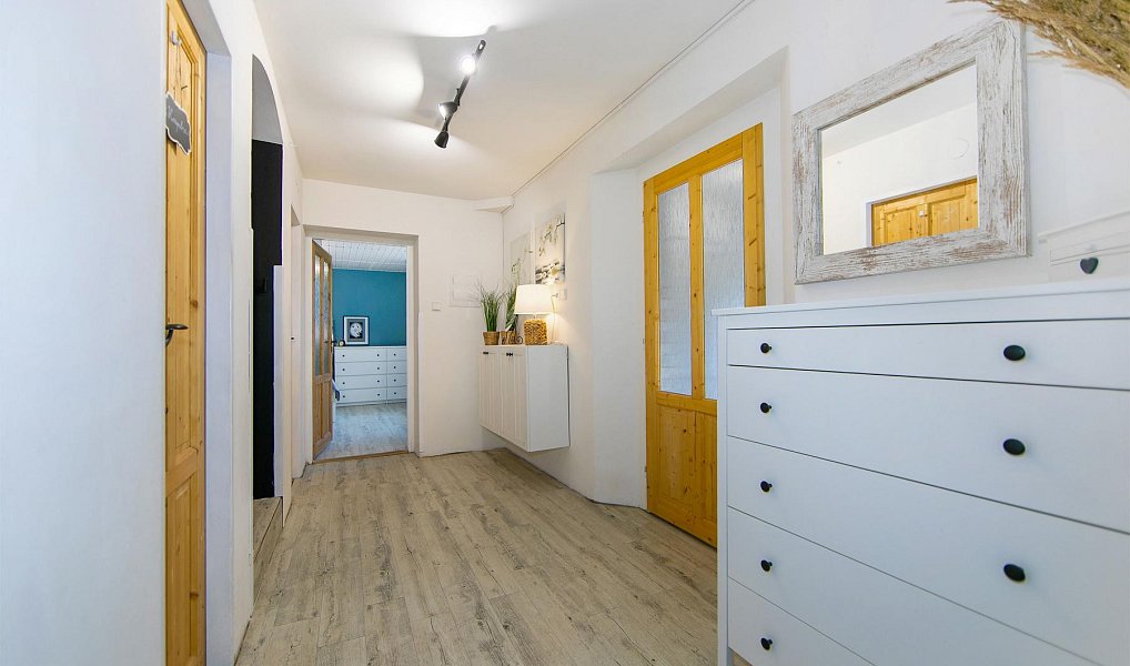 Prodej domu 208 m² s pozemkem 2 171 m², Lhotka u Radnic – náhled fotky 9