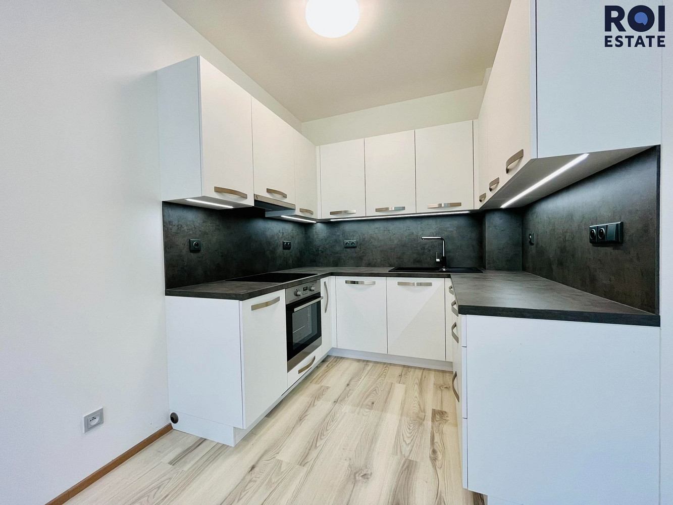 Pronájem bytu 1+kk 37 m² — photo 3