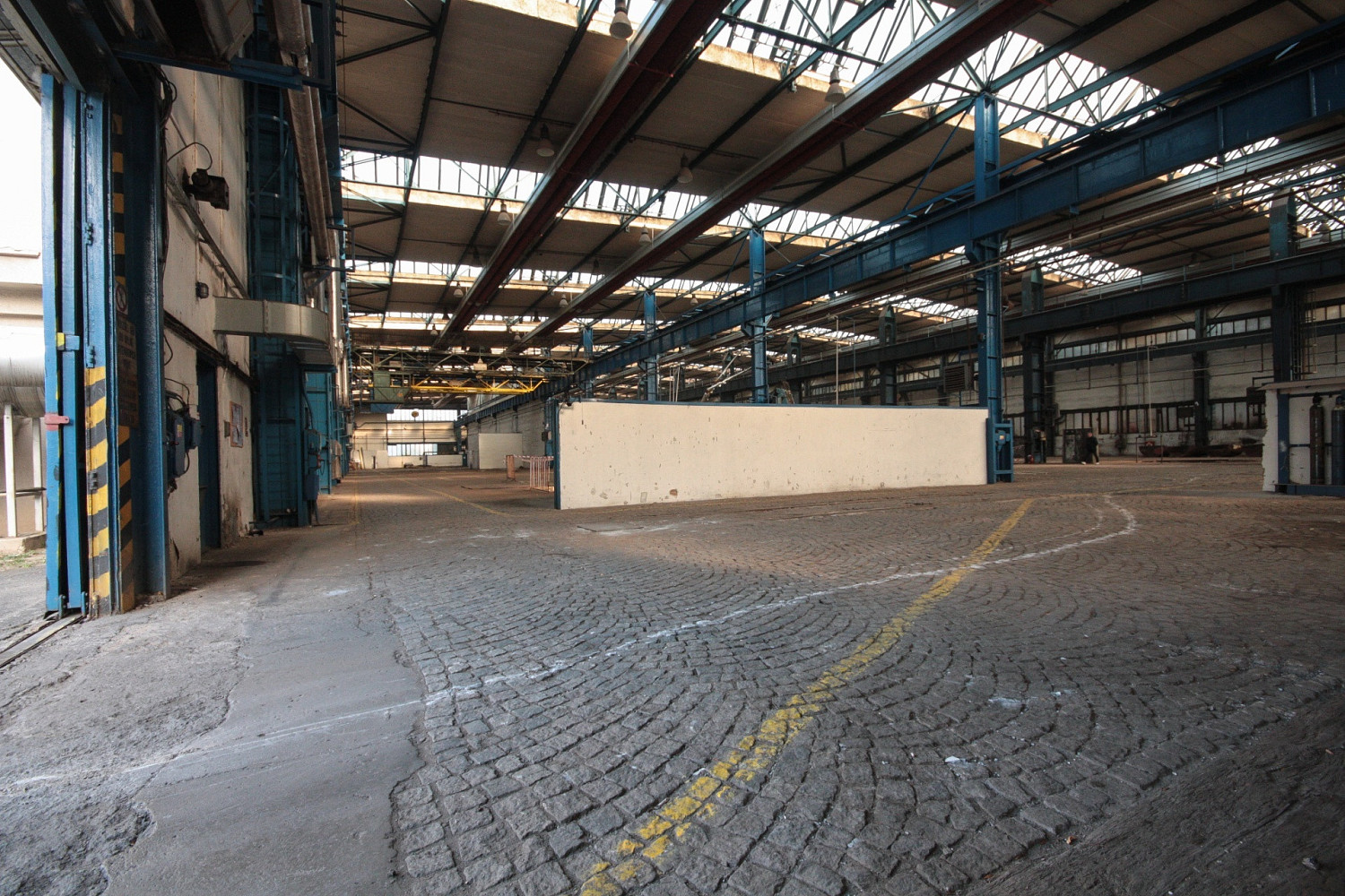 Pronájem skladovacích prostor 2 600 m² – fotografie 2