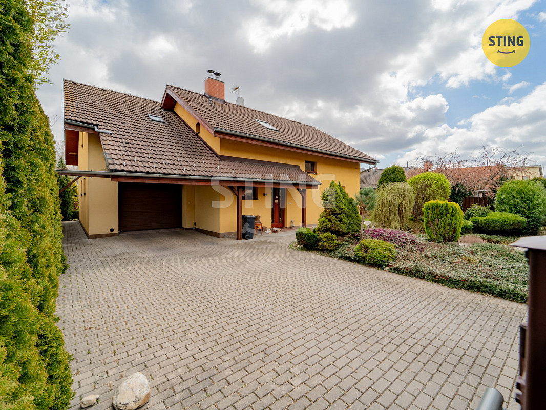 Prodej domu 198 m² s pozemkem 995 m² – fotografie 3