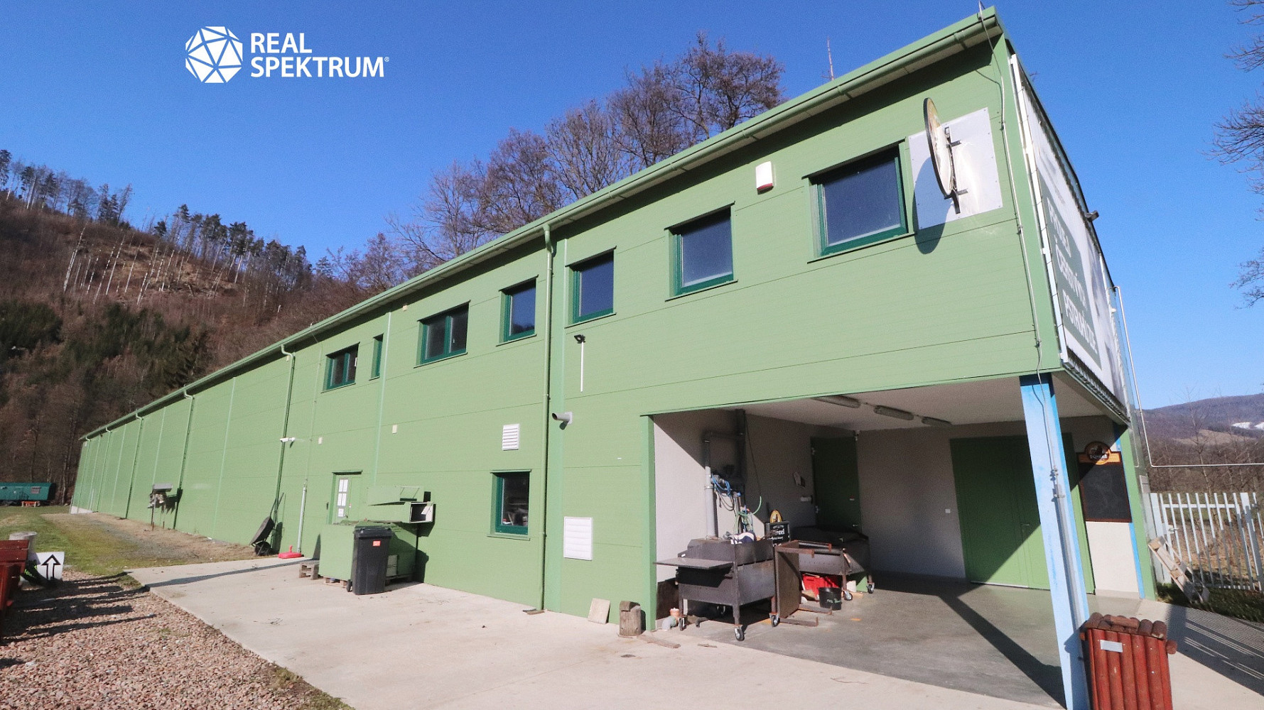 Prodej skladovacích prostor 1 382 m²