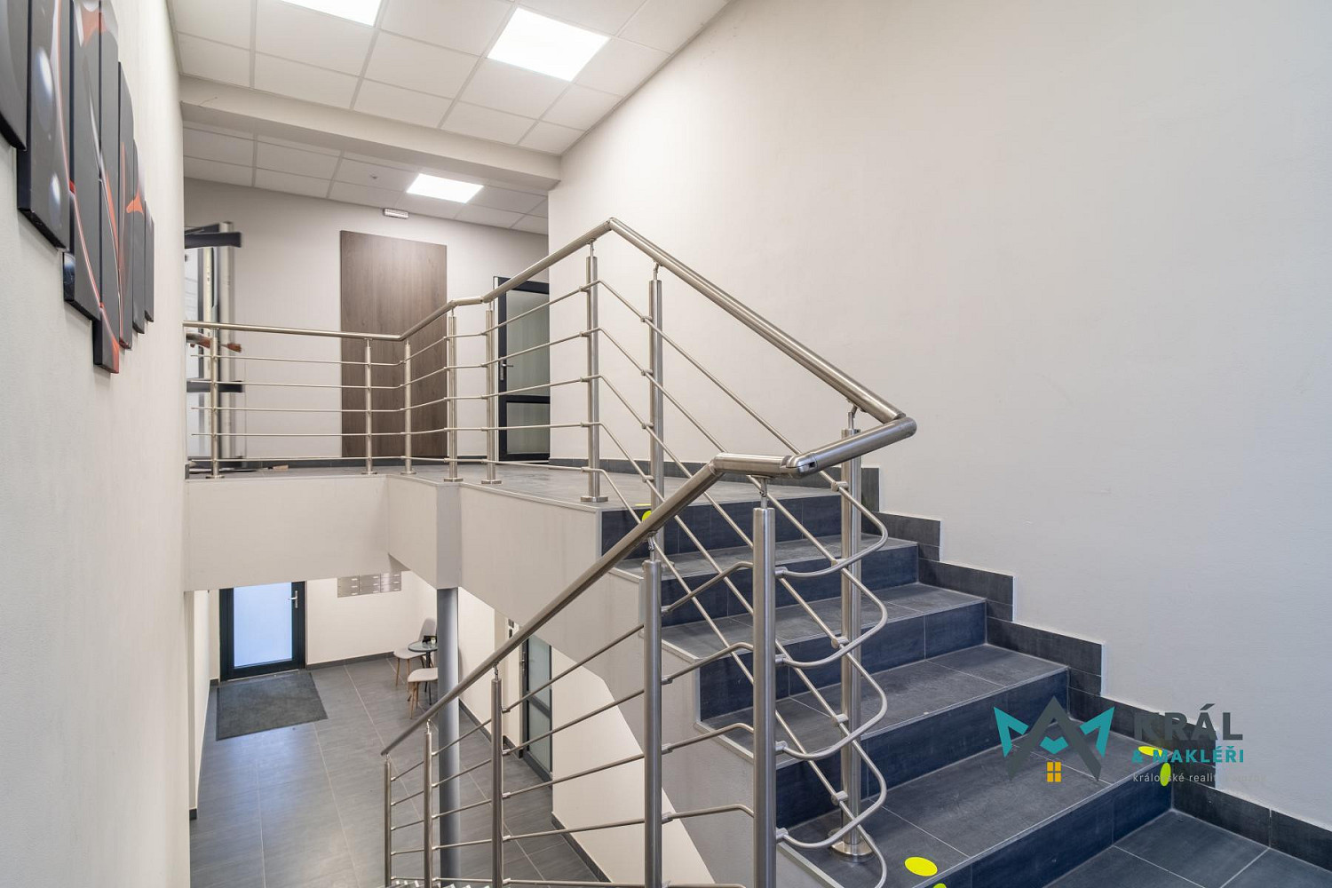 Pronájem kanceláře 13 m² – fotografie 3