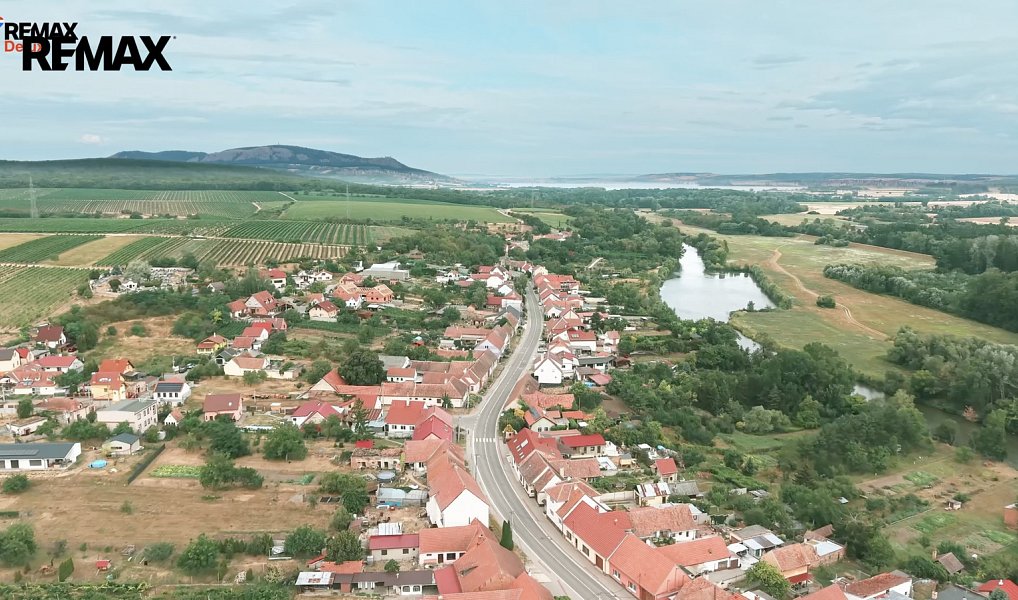 Prodej komerčního pozemku 673 m², Bulhary – náhled fotky 3