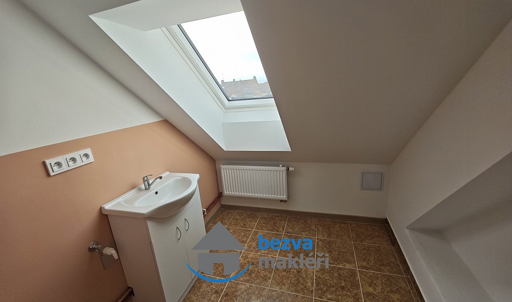 Pronájem bytu 3+1 88 m², Pardubice – náhled fotky 8