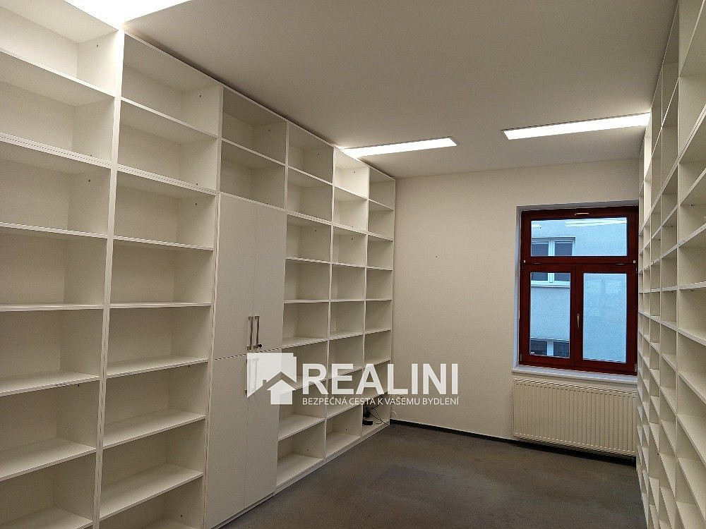 Pronájem kanceláře o výměře 18,15 m² v centru Karviná - Fryštát – pohled 4